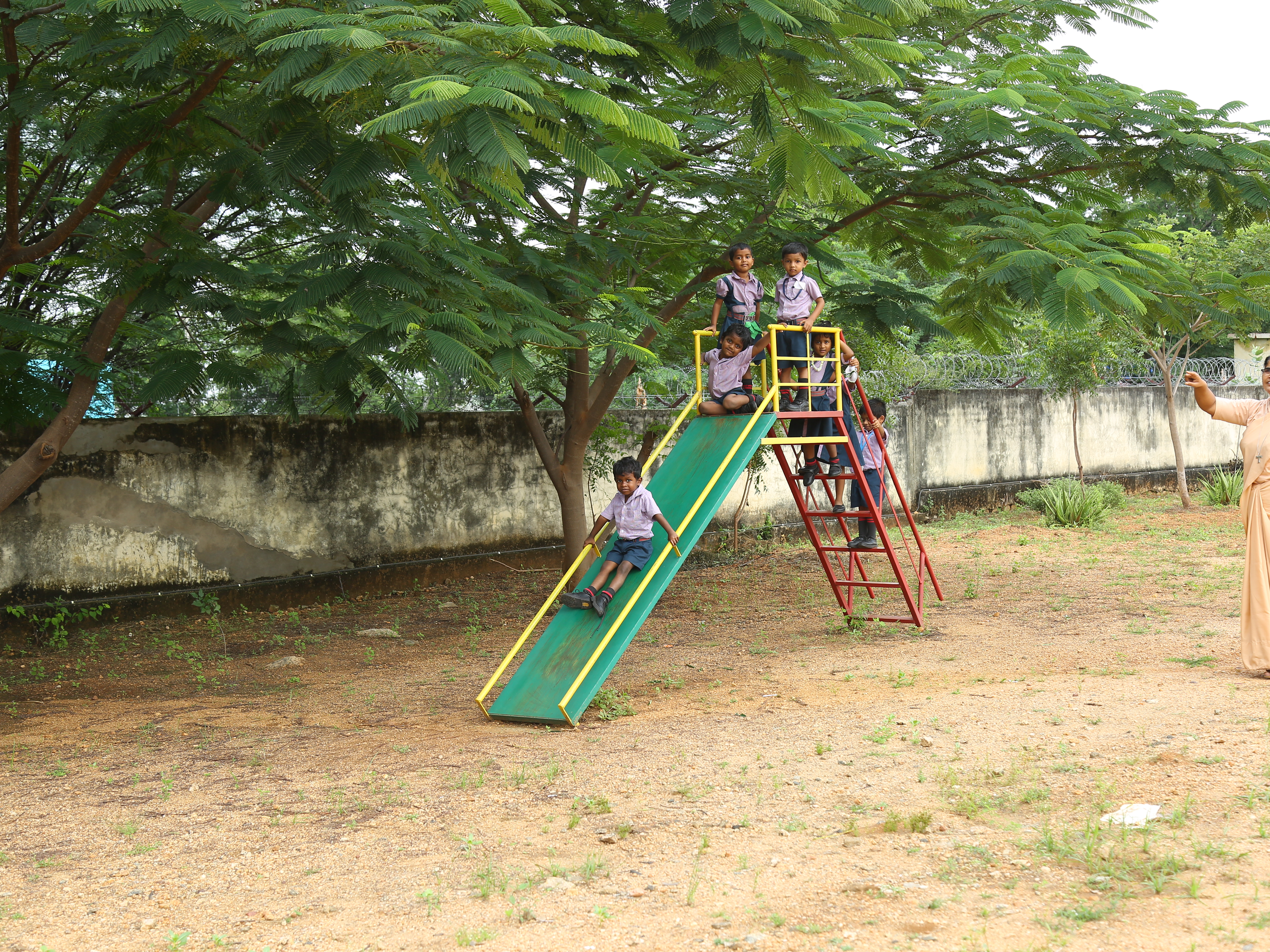 School Entrance Signboard & Safety Warning Board